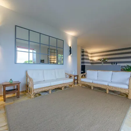 Hintown Fabulous Montuoro In * ראפאלו