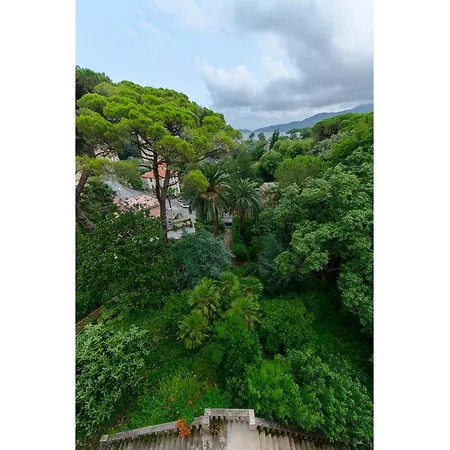 Hintown Fabulous Montuoro In ראפאלו